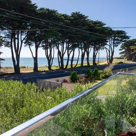 Luxurious 4 Bedroom House With Stunning Beach View In St Leonards Exterior photo