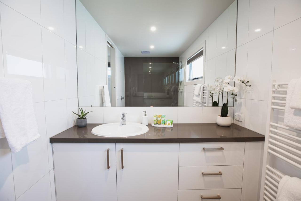Holiday home Luxurious 4 Bedroom House With Stunning View In